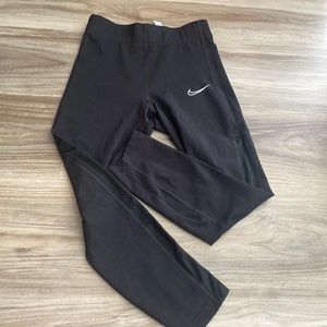 Nike cropped low rise leggings